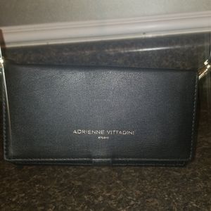 Adrienne Vittadini Charging Wallets
/ crossbody